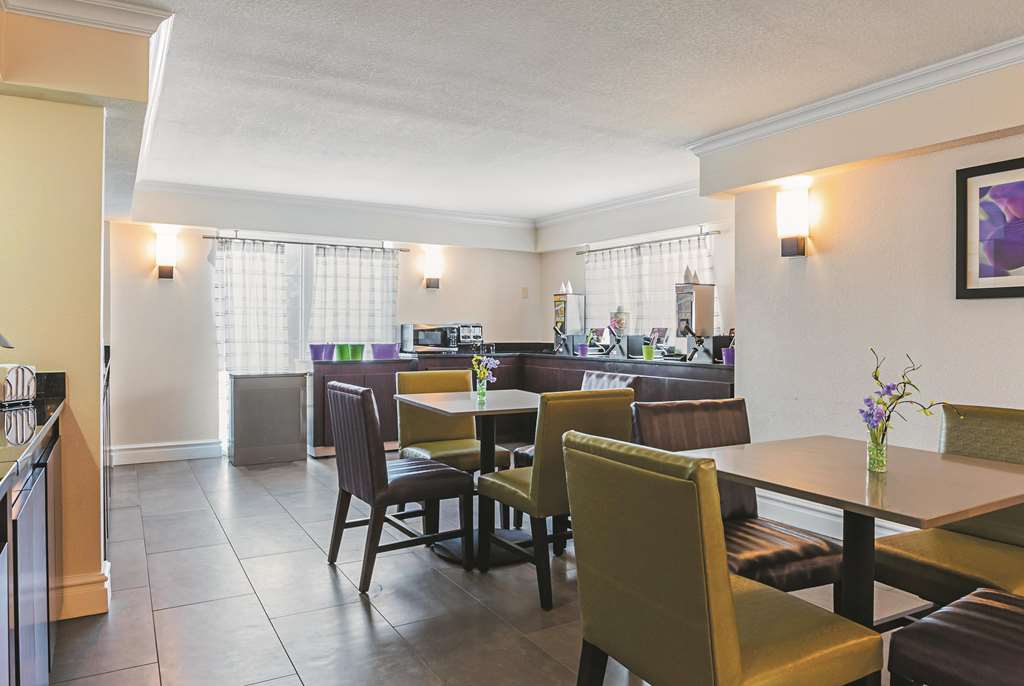 Wingate by Wyndham Galveston Beachfront at the Seawall - photo 40