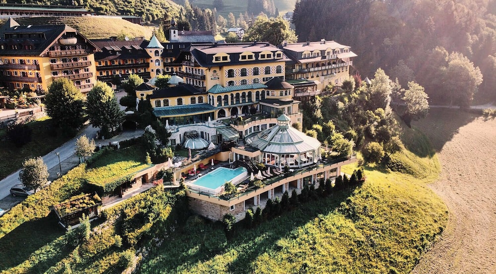 Hotel Pichlmayrgut — 4-Star Luxury Hotel in Schladming, Austria