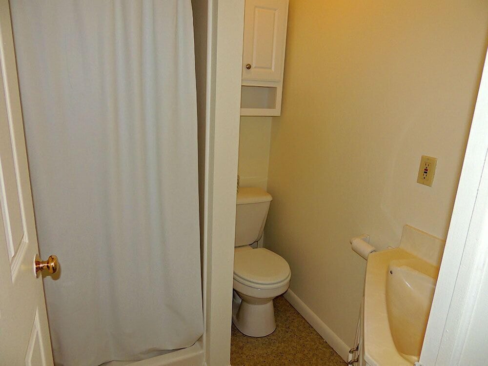 West Winds Motel & Cottages - photo 85