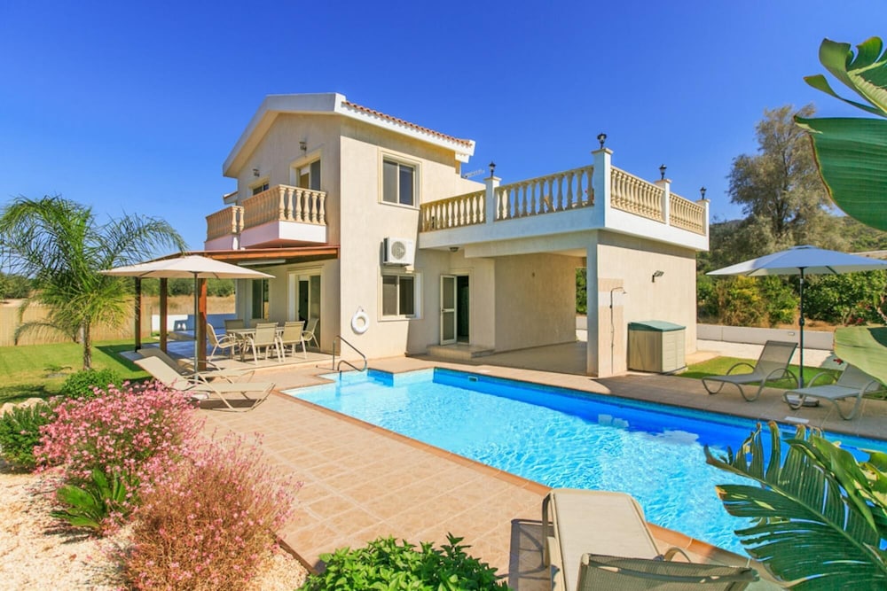 Villa Clementina Large Private Pool Walk to Beach Sea Views A C Wifi Eco friendly 2183