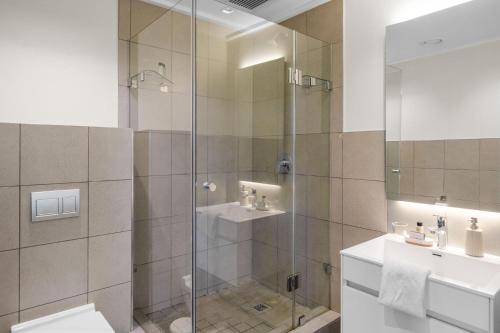 Stylish City Escape at Foreshore Place