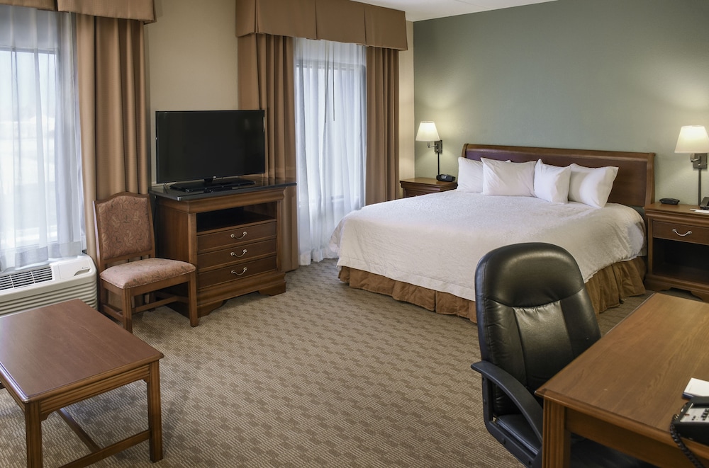 Hampton Inn & Suites Youngstown Canfield - photo 12