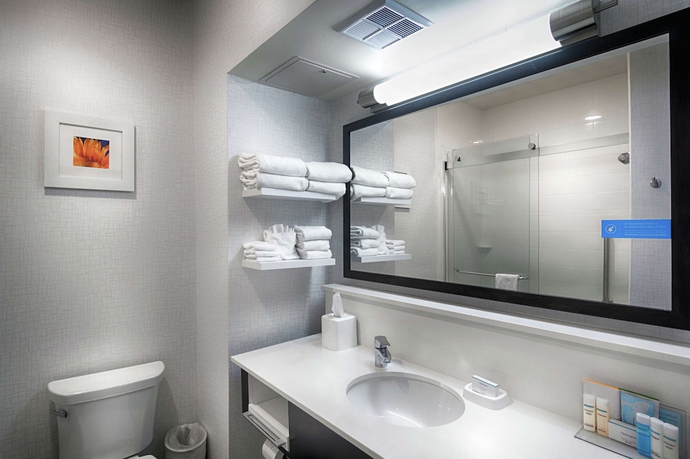 Hampton Inn Salina - photo 21