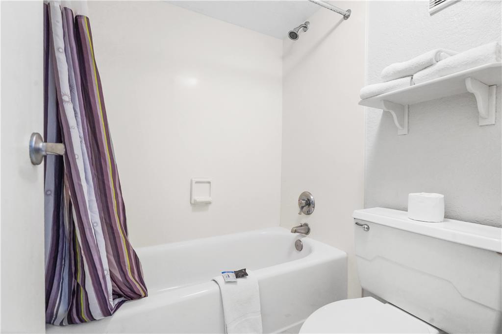 La Quinta Inn by Wyndham Costa Mesa Newport Beach - photo 23