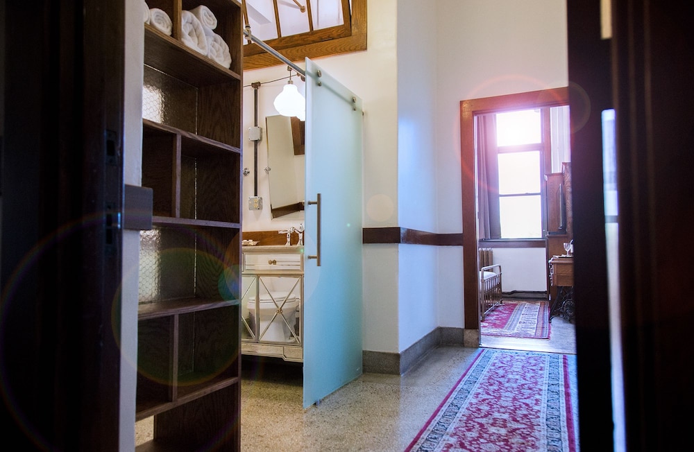 School 31 Lofts at Colors Studios - photo 61