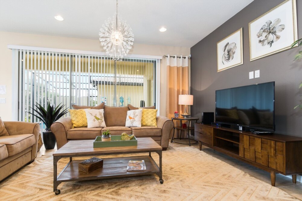 Stunning Disney Home w Pool & Free Resort Access - photo 14
