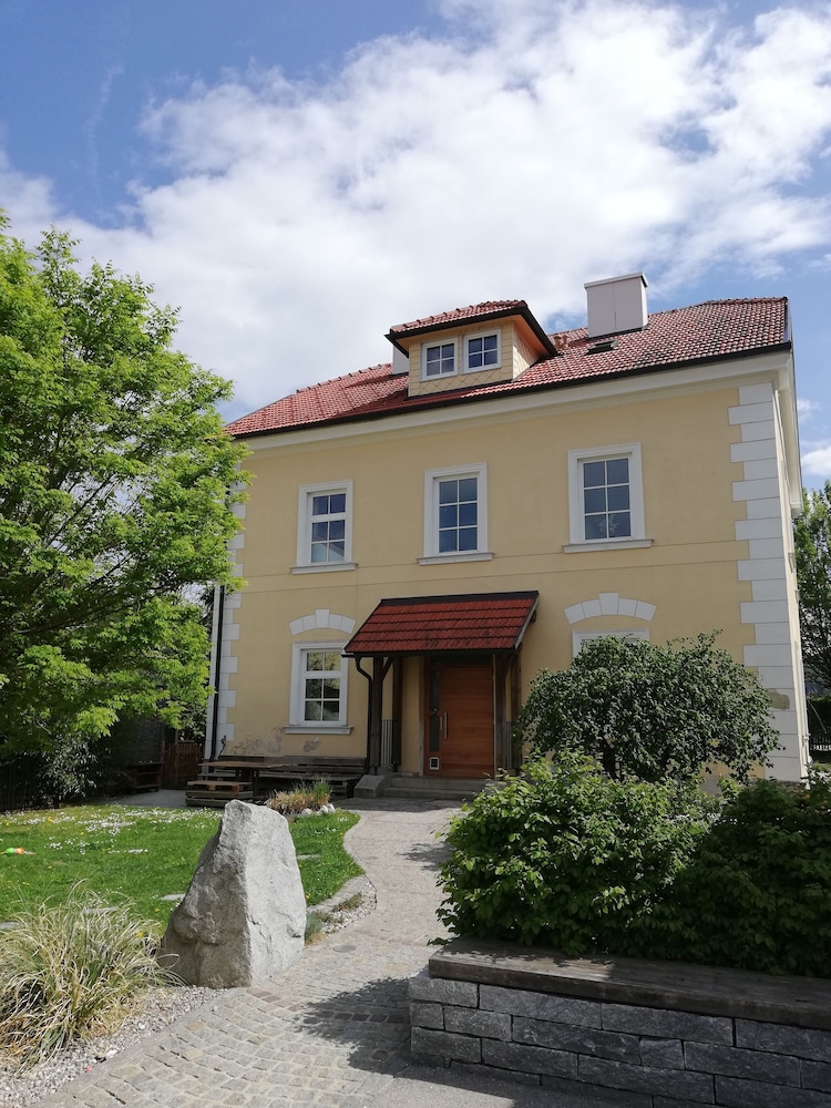 Apartment Heiligenkreuz — 4-Star Luxury Hotel in Micheldorf In Oberoesterreich, Austria
