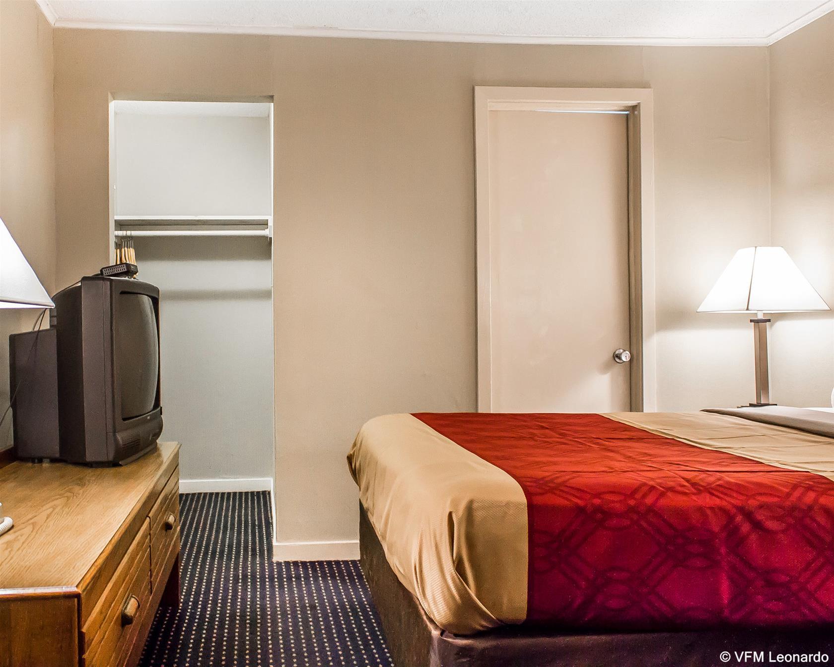 Economy Inn East Hartford CT - photo 45
