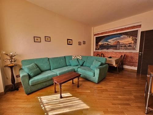 Edel House Ostia — 4-Star Luxury Hotel in Lido Di Ostia, Italy