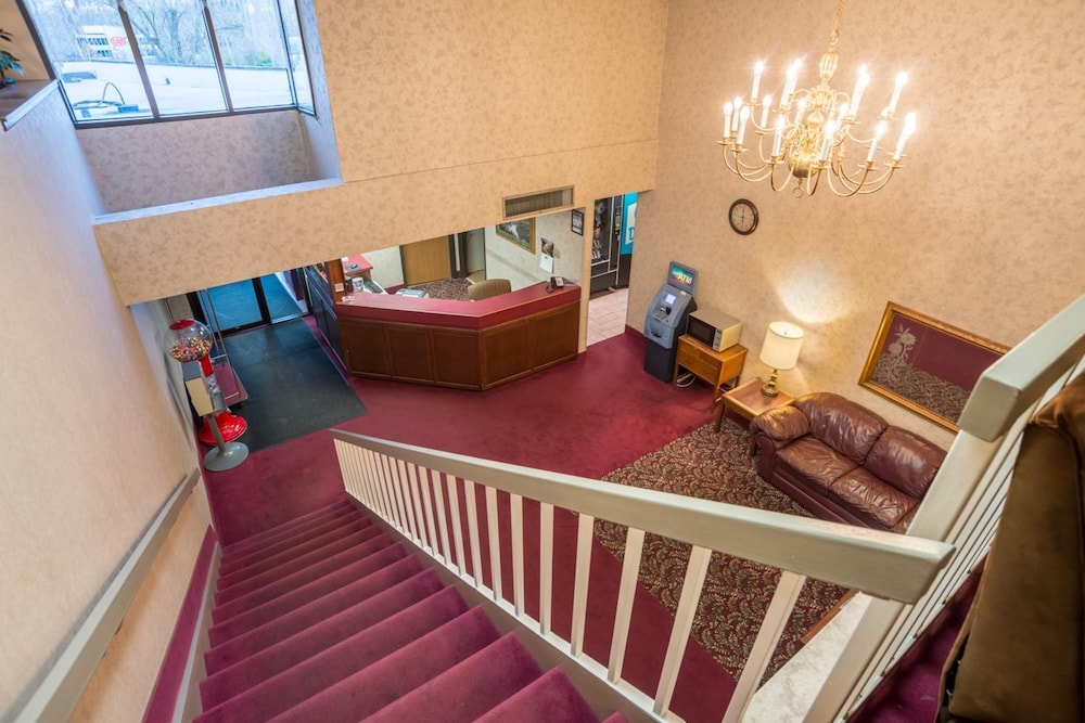 Prime Rate Inn - photo 18