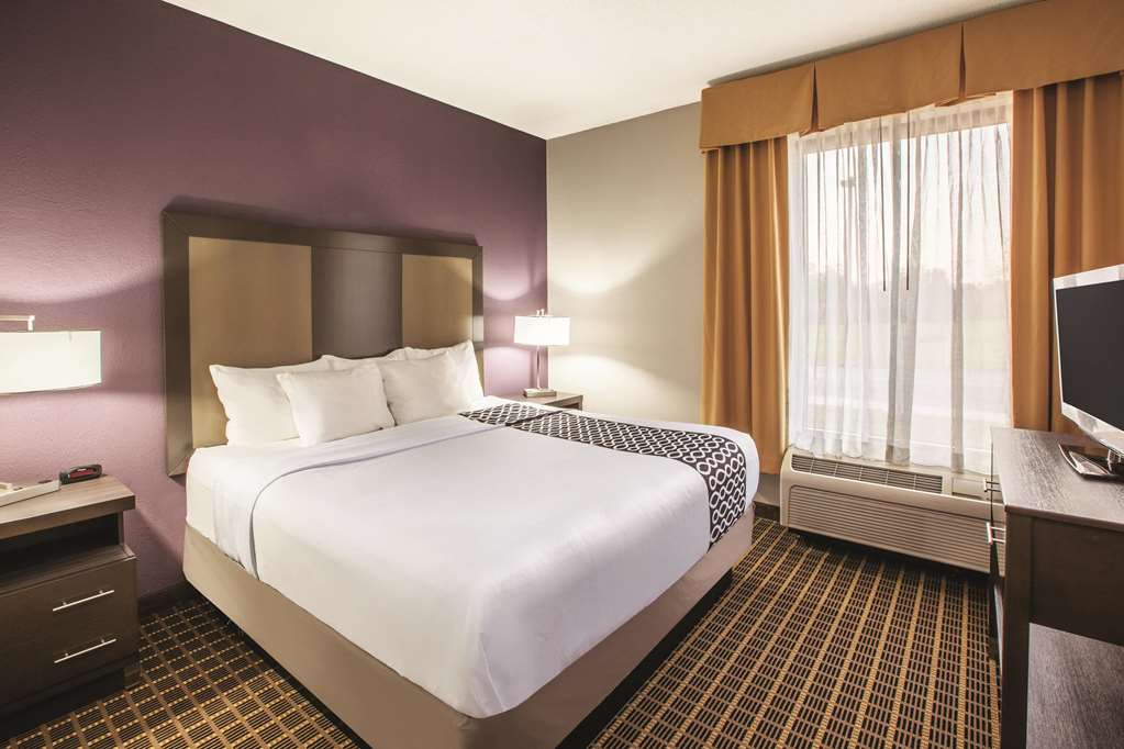 La Quinta Inn & Suites by Wyndham Mechanicsburg Harrisburg - photo 19