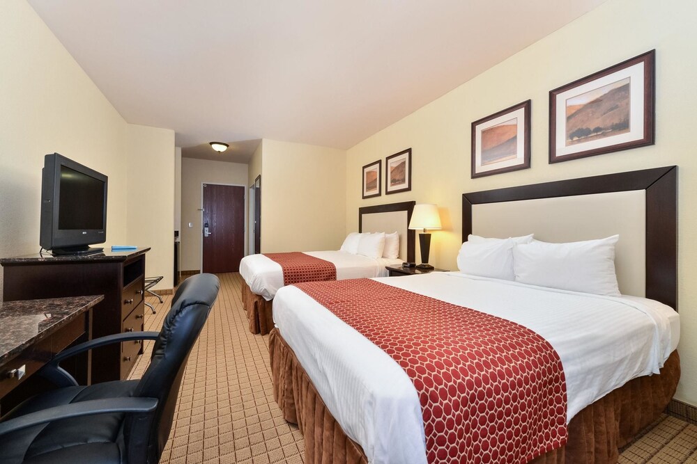 Express Inn & Suites - photo 9
