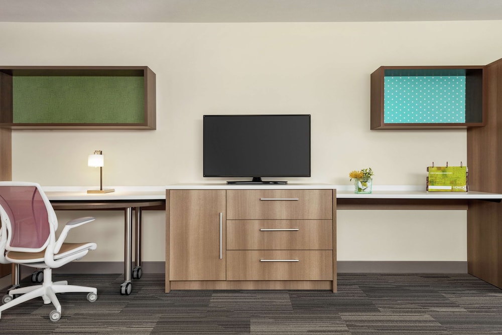 Home2 Suites by Hilton Bismarck - photo 12
