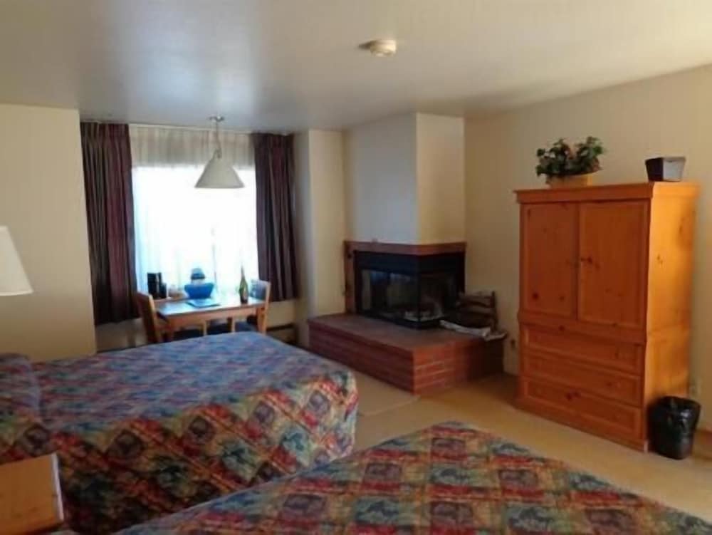 Pacific Gardens Inn - photo 6
