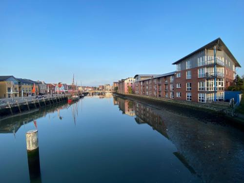 Simmerdeis am Hafen — 4-Star Luxury Hotel in Husum, Germany
