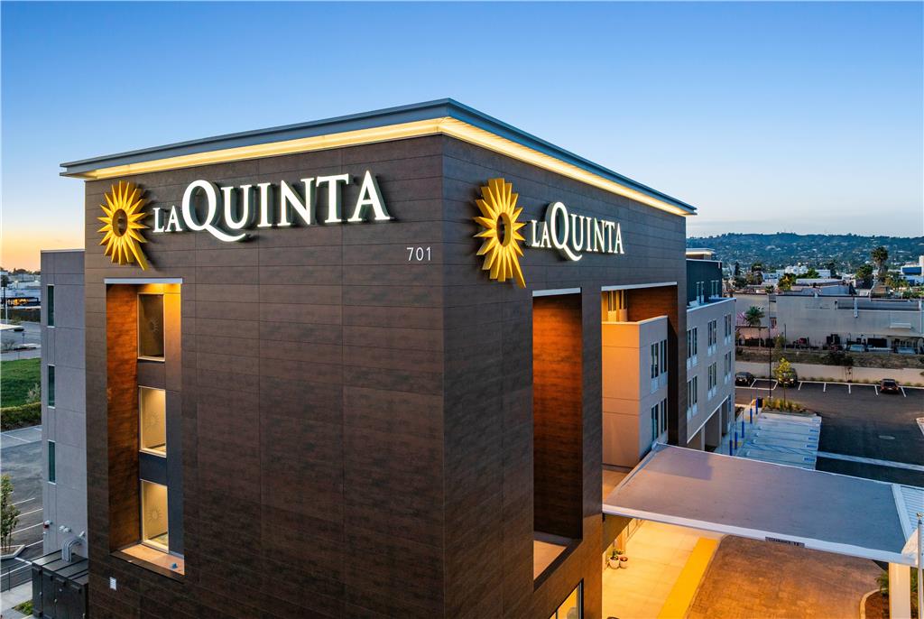 La Quinta Inn & Suites by Wyndham La Habra - photo 3