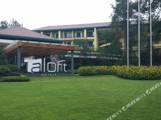 Aloft Chengdu Shixiang Lake) in Puyang, People's Republic of China