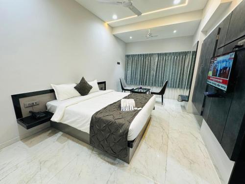 Hotel Diamond Executive in Solapur, India