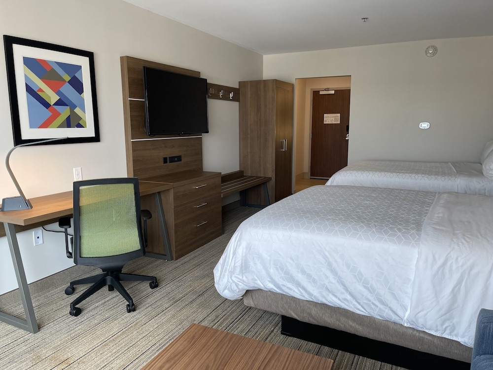 Holiday Inn Express & Suites Phoenix Airport North by IHG - photo 50