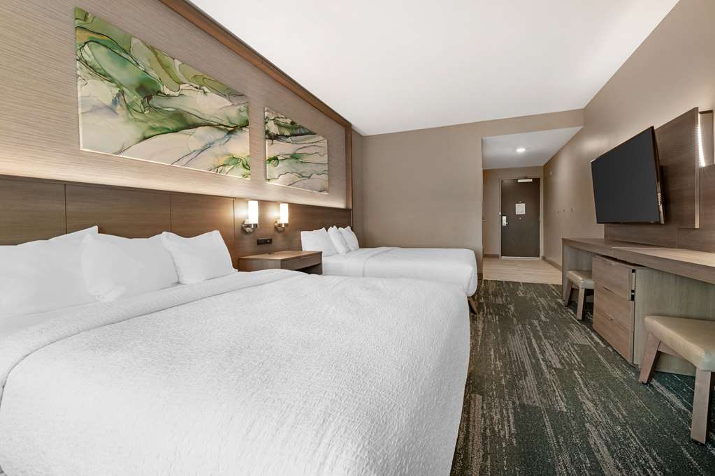 Best Western Plus Grand Rapids MN - carbon neutral hotel in Grand Rapids