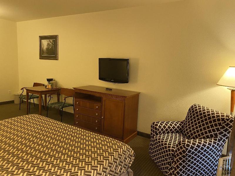 A Riverside Inn Travelodge by Wyndham - photo 29