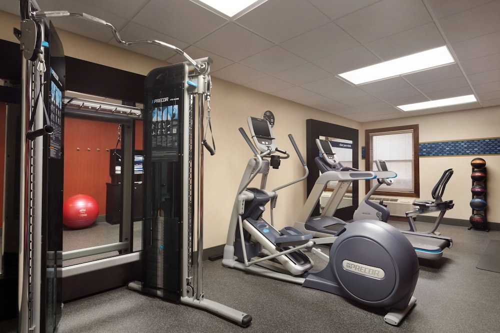 Hampton Inn & Suites Springdale - photo 39