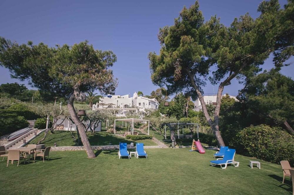 Villa Vignola Hotel & Restaurant in Vasto, Italy