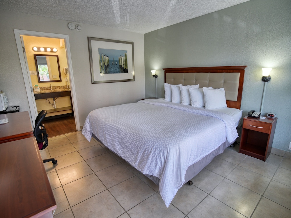 Clearwater Beach Hotel - photo 12