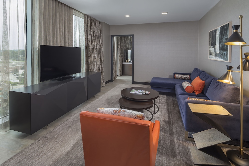 The Summit Hotel - photo 32