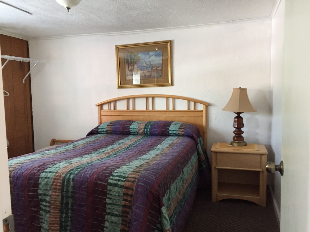 Phillips Historic Motel & Cottages - photo 8