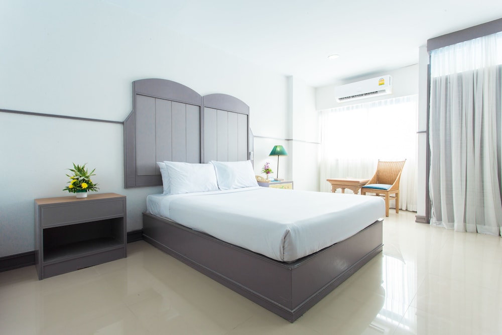 Ruensuk Place in Bang Lamung, Thailand