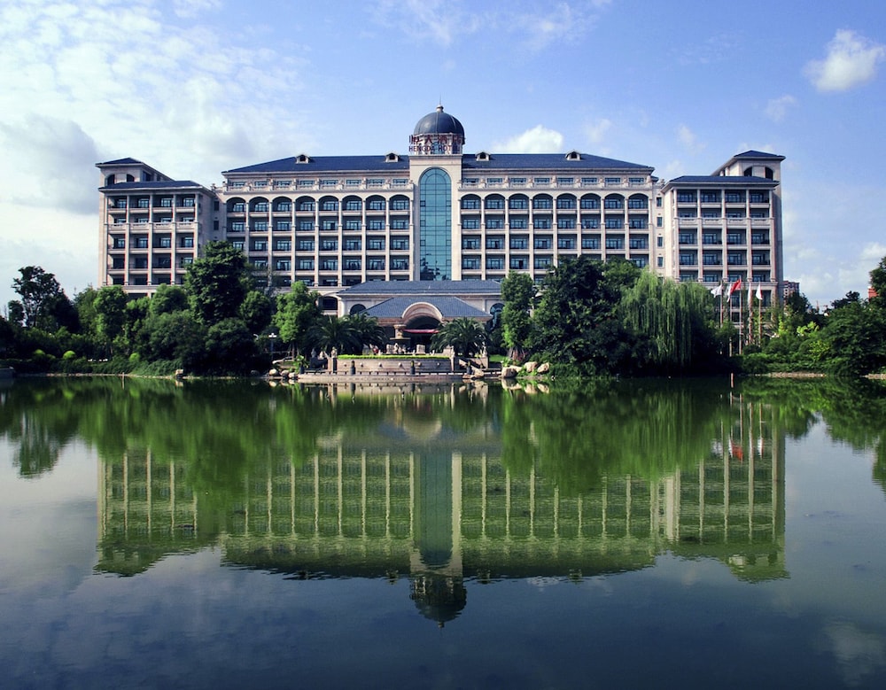 Hengda Hotel Nanjing — 4-Star Luxury Hotel in Nanjing, People's Republic of China