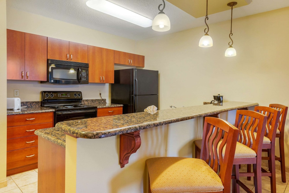 Clarion Inn Ormond Beach at Destination Daytona - photo 10