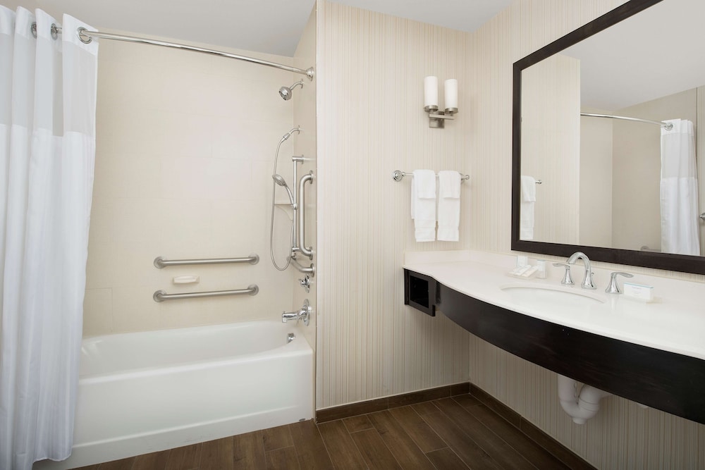 Hilton Garden Inn Charlotte Airport - photo 27