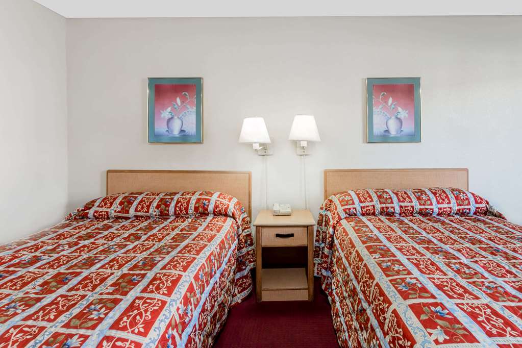 Knights Inn Fredericksburg - photo 9