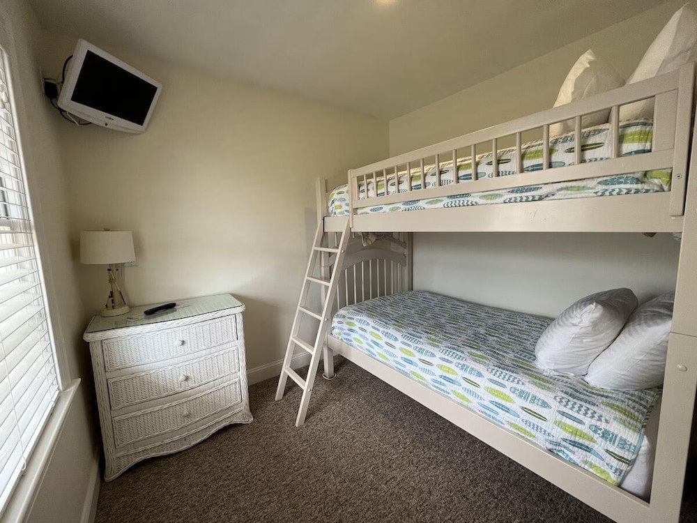 Beach Breeze Inn - photo 14