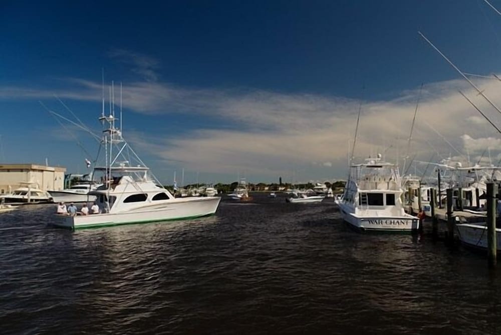 Pirate's Cove Resort & Marina - photo 20
