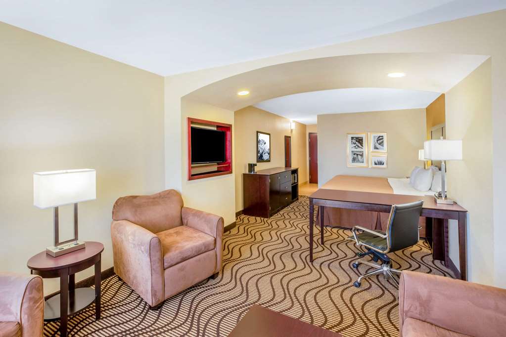 La Quinta Inn Suites Floresville - photo 39