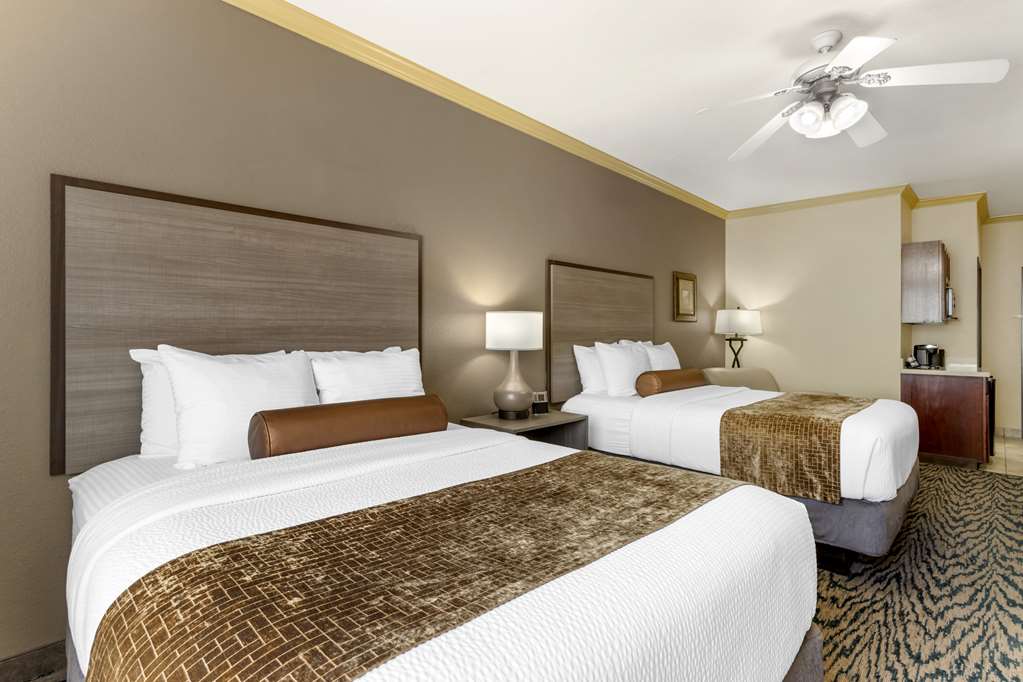 Best Western Plus Crown Colony Inn & Suites - photo 24
