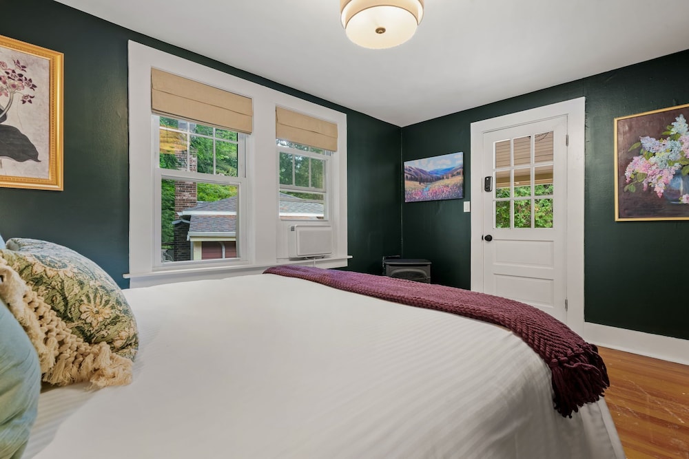 The Aurora Inn & Cottages - photo 42