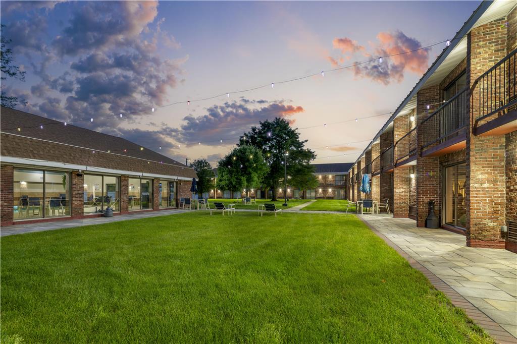 Best Western Plus Keene Hotel - photo 26