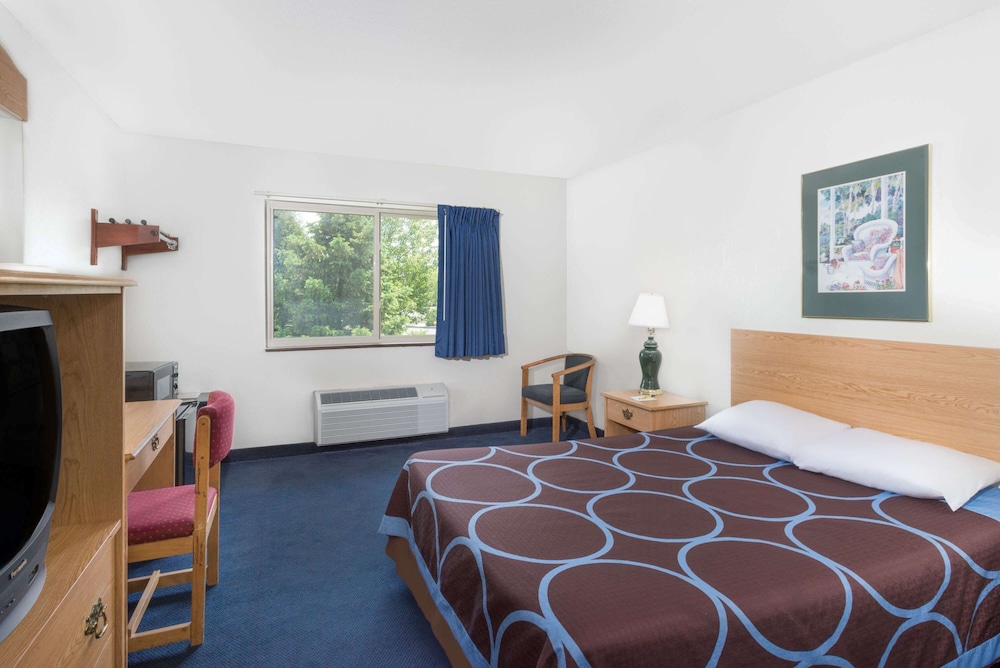 Super 8 by Wyndham Kingston - photo 9