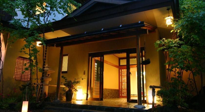 Oumeitei Tsuji Ryokan — 4-Star Luxury Hotel in Nagano, Japan