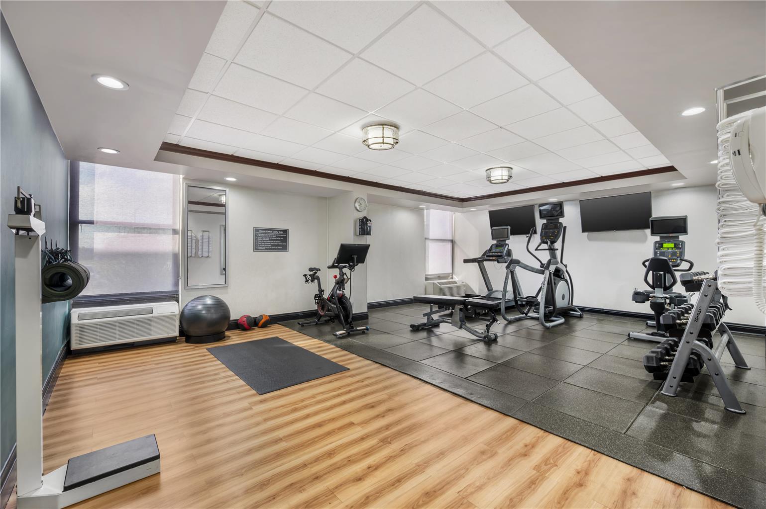 Best Western Plus Indianapolis NW Hotel - photo 8