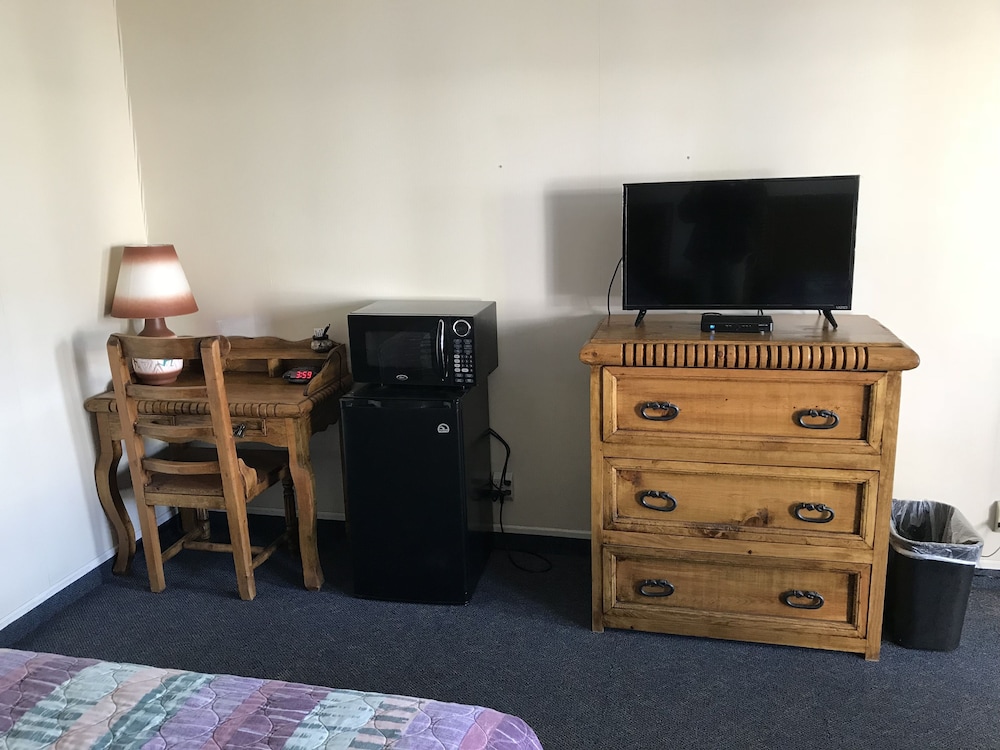 Four Corners Inn - photo 13