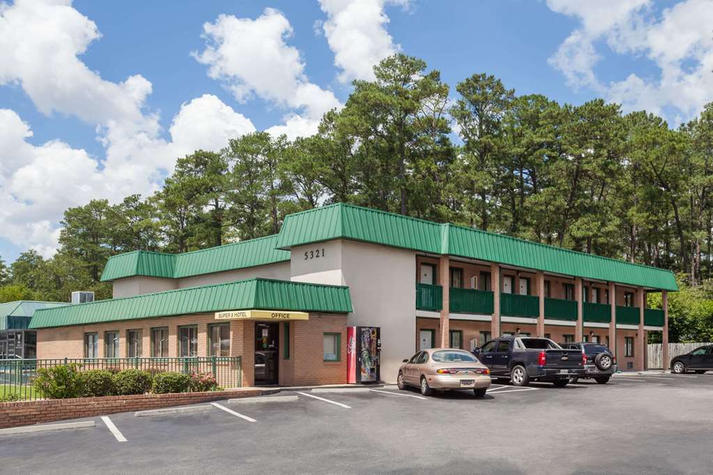 Super 8 by Wyndham Columbia Ft. Jackson SC
