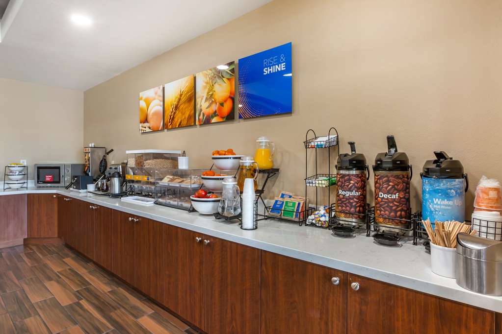 Comfort Inn & Suites Yuma I 8 - photo 32