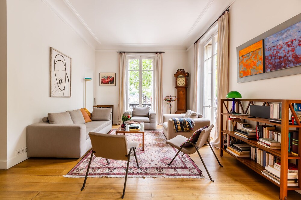 Sophisticated Home close to the Museums — 5-Star Luxury Hotel in Paris, France