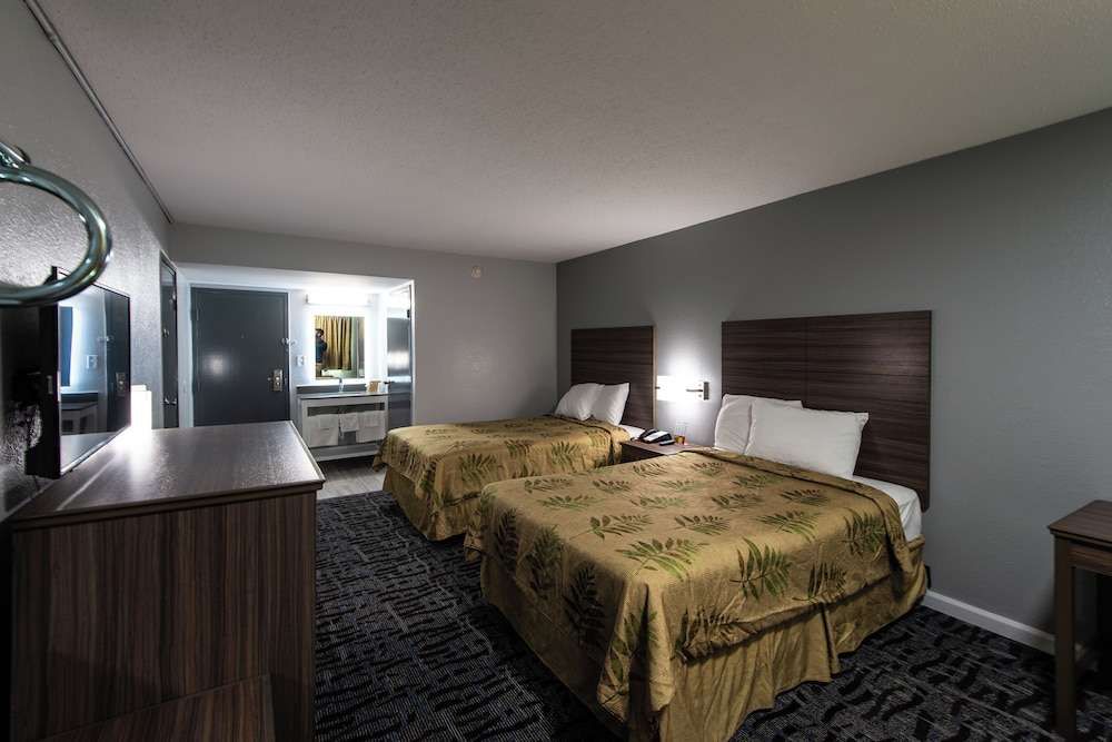 Regency Inn And Suites Nashville - photo 9