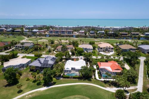 Casa Del Mar Stunning Villa with Pool and Spa — 4-Star Luxury Hotel in Sanibel, United States